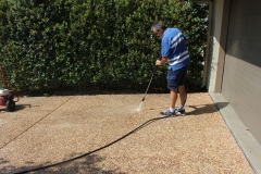 Restoring the driveway to former glory with pressure cleaning